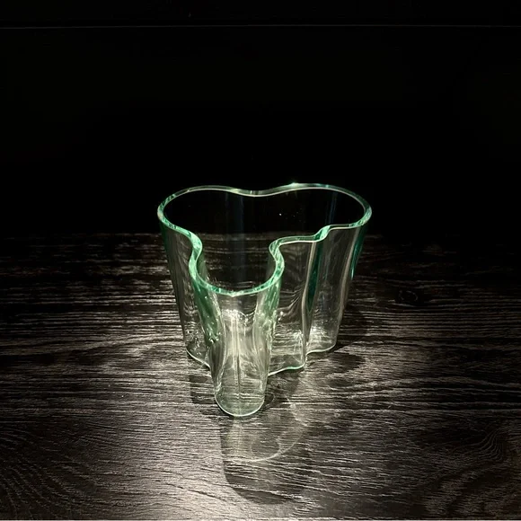Alvar Aalto Littala Wavy Glass Vase from MOMA Museum of Modern Art NYC. 🪻🪻🪻 - Picture 1 of 9